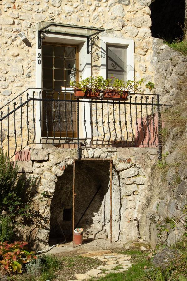 Valdastico Casetta In Sasso Con Giardino Pedemonte Esterno foto