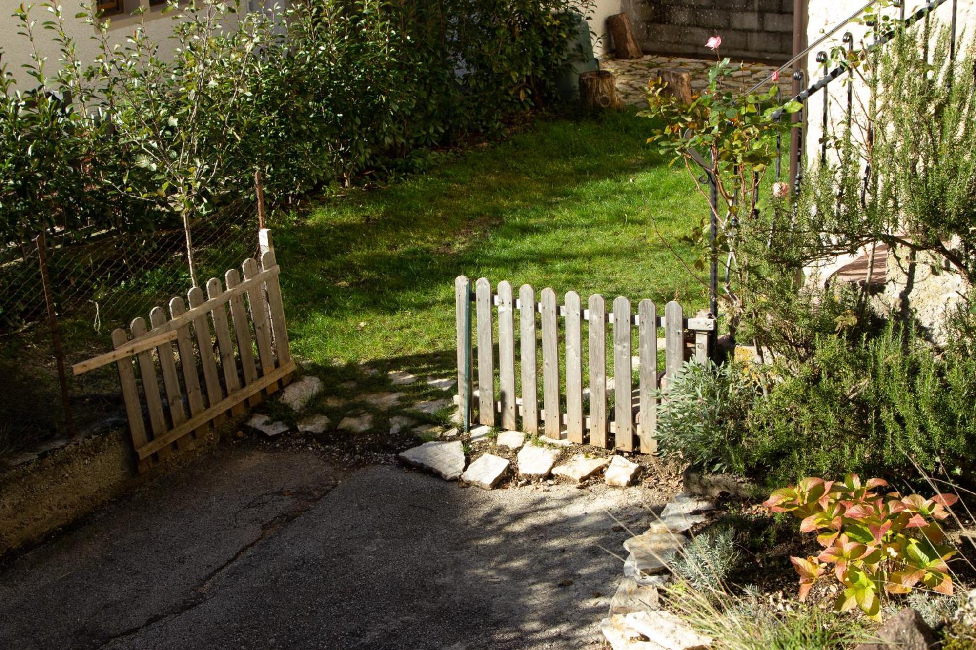 Valdastico Casetta In Sasso Con Giardino Pedemonte Esterno foto